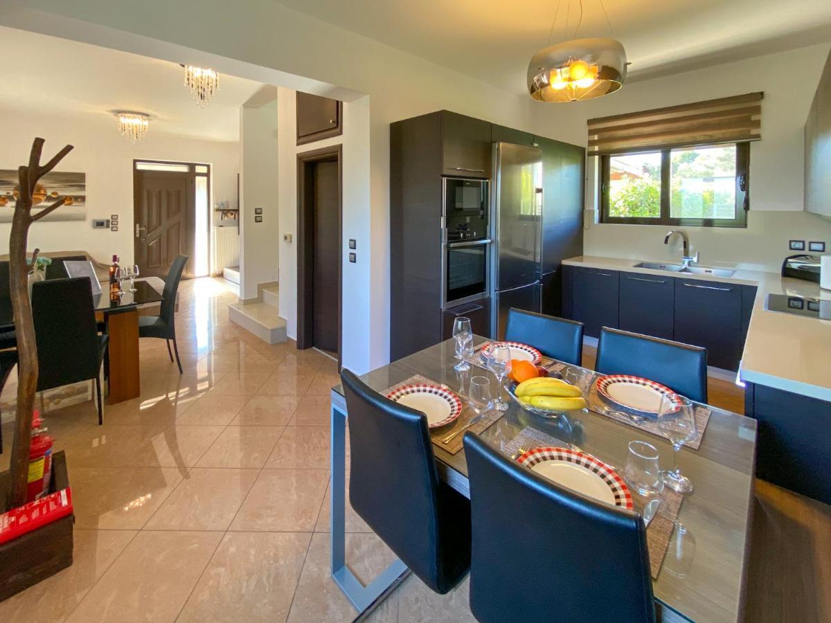 Villa Rosalia House Asgourou